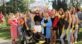 10.A1 klase demonstrēja jaunākās modes tendences ģimnāzijā