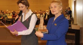 Ģimnāzijas simbolisko pūci godam pelnījuši daudzi.