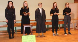 Jelgavas Spīdolas Valsts ģimnāzijas jaunieši stāsta pasaku "Laimes kalējs"