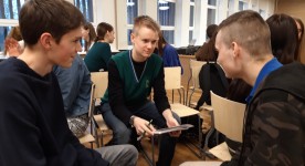 Desmitklasnieki daudz darbojās grupās un komandās