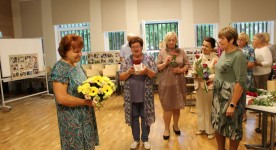 Paldies par ilggadēju lielisku kopdarbību skolotājai Rutai Veidemanei!