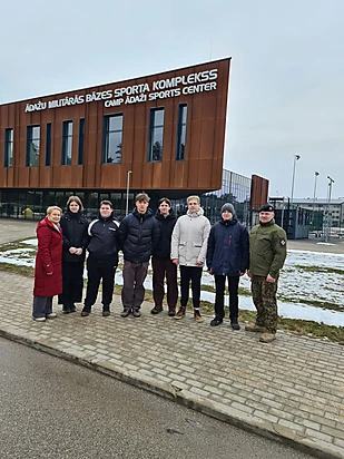 Viesošanās Ādažu militārajā bāzē